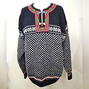 KIINA Sweden Large Sweater